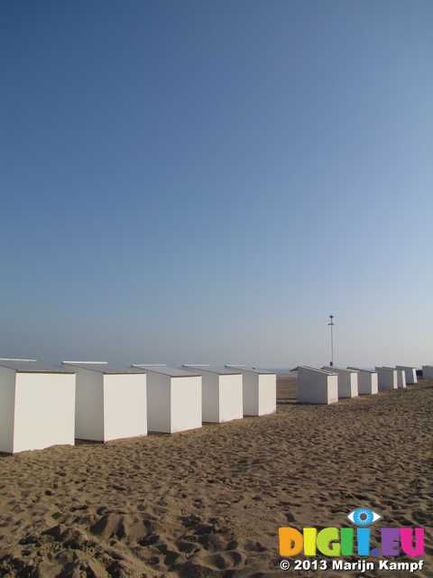 SX29496 Beach huts at De Panne